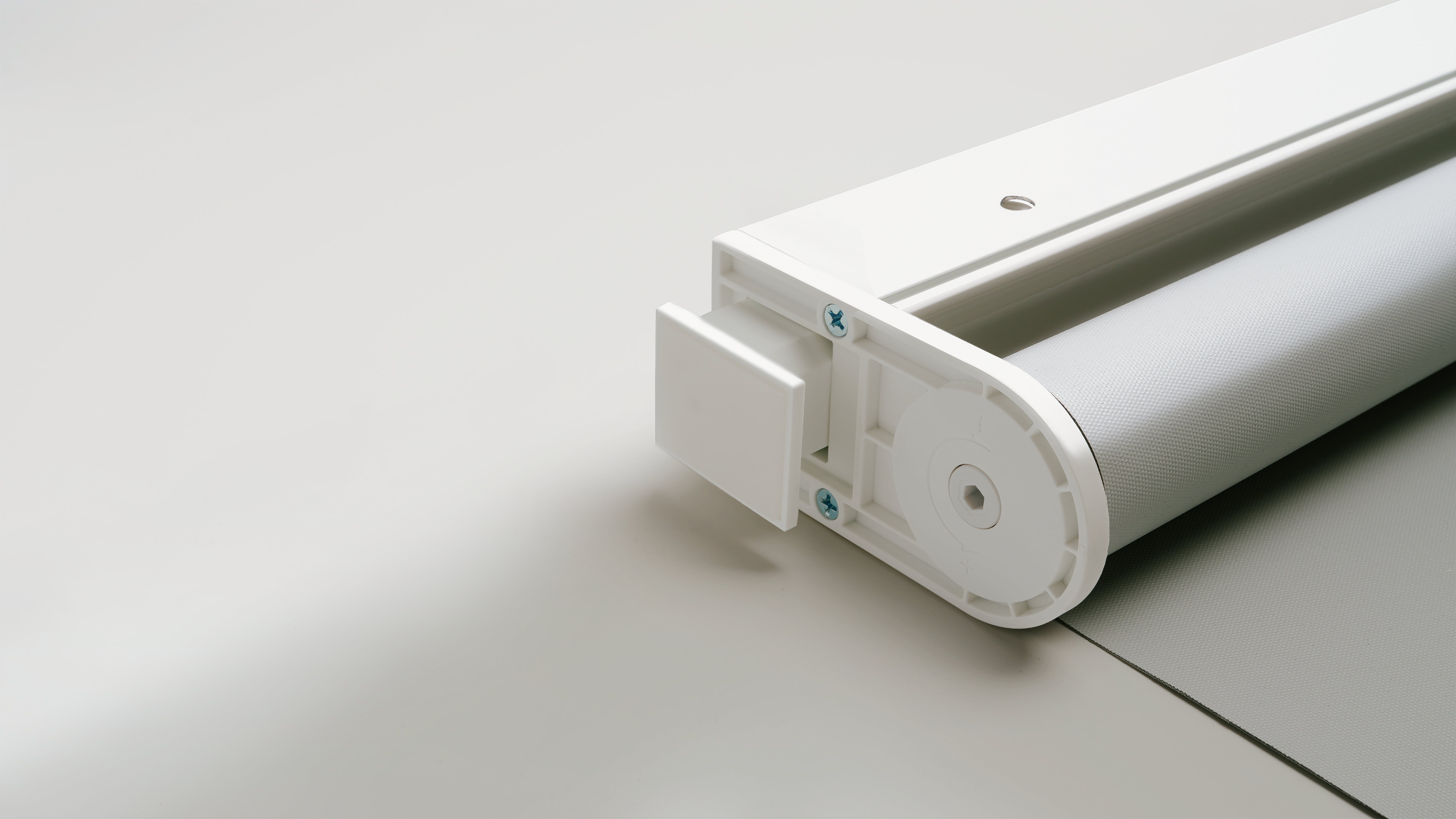 NO-DRILL WINDOW COVERINGS